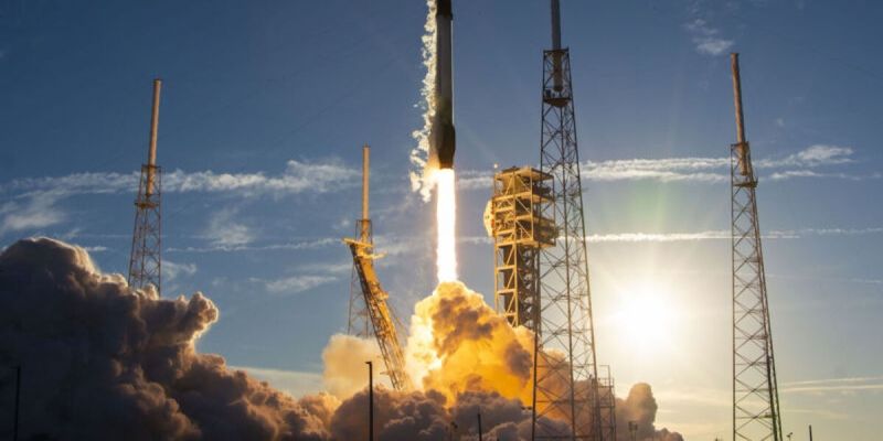 SpaceX запустила военные спутники для отслеживания гиперзвуковых ракет рф и Китая