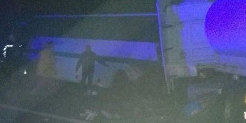 Снова девять погибших: на Житомирщине грузовик протаранил автобус с пассажирами