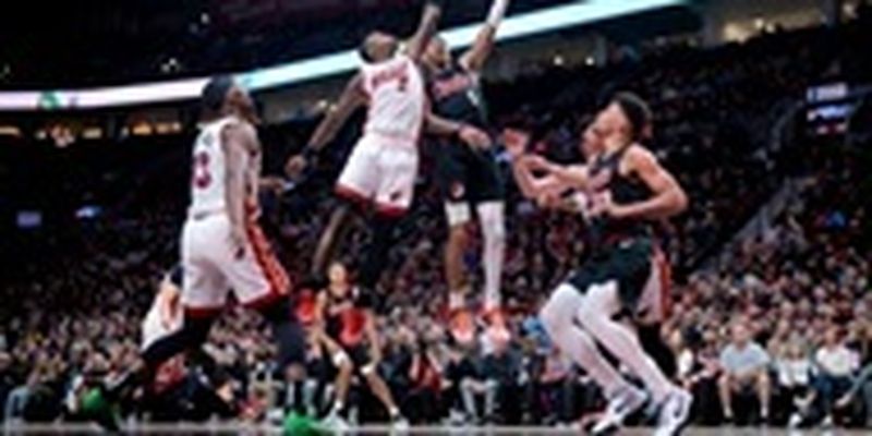 НБА: Бостон громит Филадельфию, Милуоки - Шарлотт