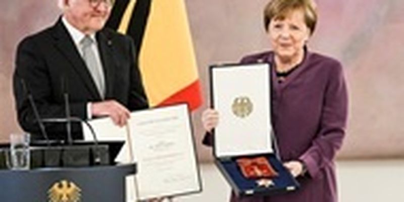 Меркель получила высшую государственную награду ФРГ