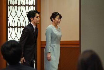 Отец мятежной японской принцессы Мако осудил журналистов, критикующих его дочь