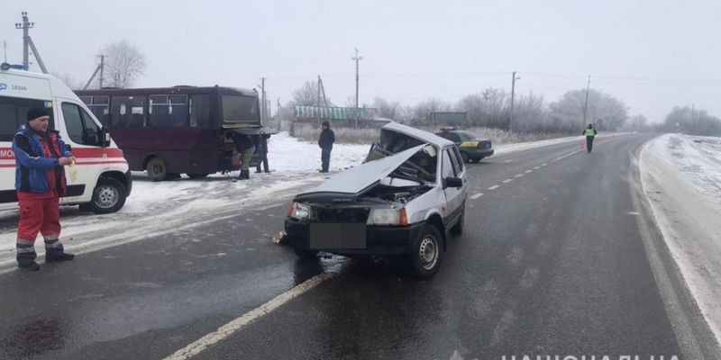На Харьковщине произошло ДТП с рейсовым автобусом: есть погибшие