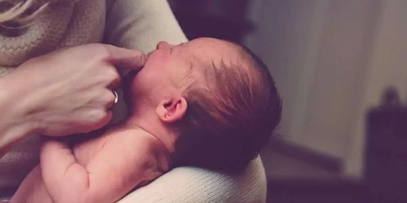 В России от коронавируса умерла целая семья - выжил только новорожденный малыш