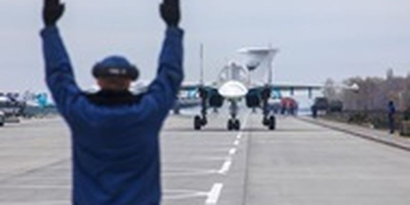 РФ собрала у границ Украины 800 единиц авиатехники