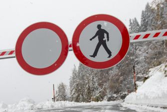 На юге Австрии - снегопады и ливни: перекрыты дороги, "отрезаны" села, есть жертва
