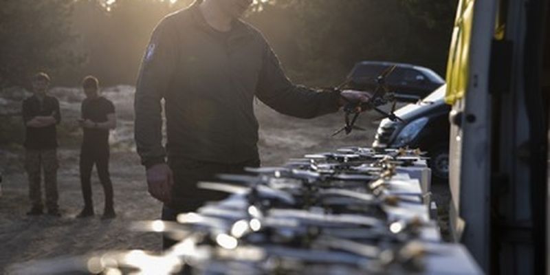 Кличко передал бойцам бригады "Рубеж" полтысячи FPV-дронов от киевлян