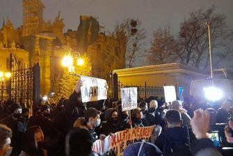 Протести на підтримку Стерненка у Києві ввійшли у гостру фазу: є постраждалі та затримані