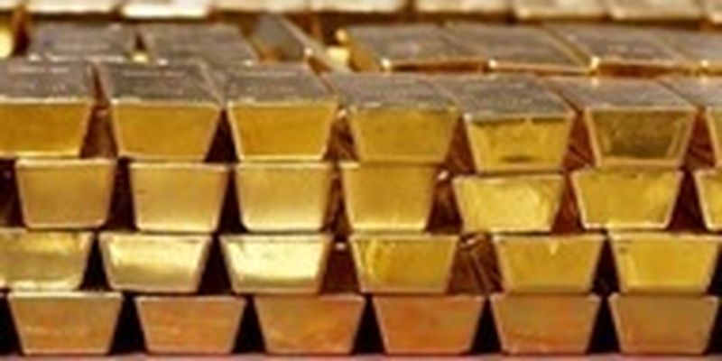 Россияне массово вывозят золото