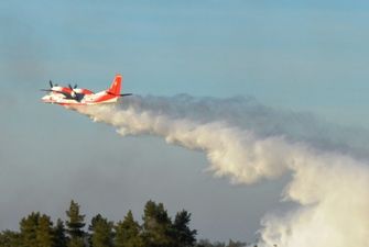 В Черниговской области пожар на 10 гектаров тушат с помощью авиации