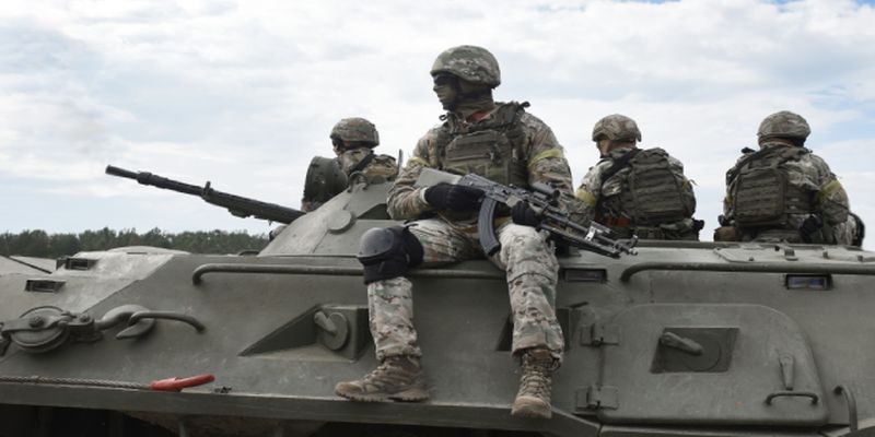 Гаубиці та танки: бойовики розміщують важку техніку в окупованій Донецькій області