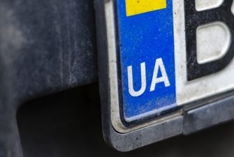 Без привязки к региону: в Украине вводят новые автомобильные номера