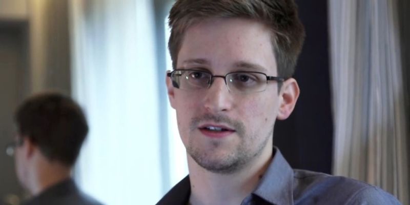 Сноуден подал заявление на политическое убежище во Франции