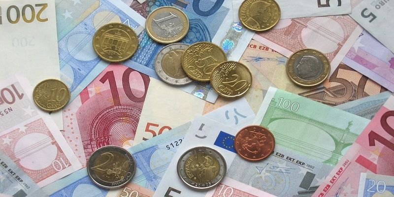 Євро здорожчало, долар – без змін: курс валют на 22 листопада