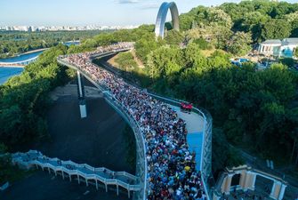 НАБУ розслідує можливу розтрату коштів при будівництві "скляного" мосту в Києві