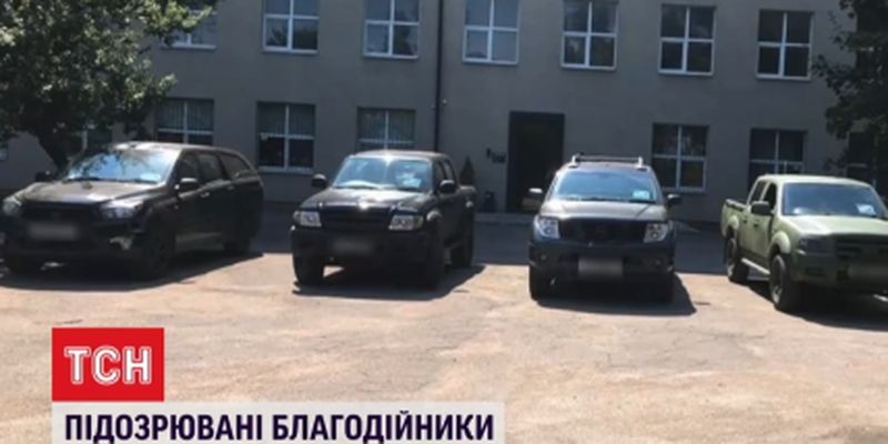 Во Львовской области "волонтеры" завезли 150 авто якобы для ВСУ