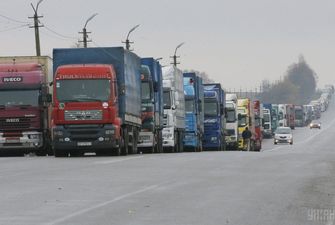 На кордоні з Польщею зменшуються кілометрові затори