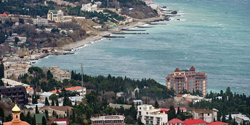 Захватчики заставляют крымчан оставлять недвижимость на пляжах для строительства окопов