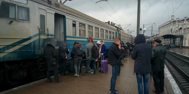 Розбирай валізи, поїздка відміняється: працівники Укрзалізниці готуються до всеукраїнського протесту