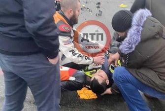 Агония и две остановки сердца: в Киеве мотоциклист попал в ужасную аварию