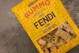 Этого нам не хватало: Fendi выпустили макароны в виде собственного логотипа
