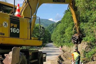 На Закарпатье ремонтируют дорогу к топовым туристическим объектам региона