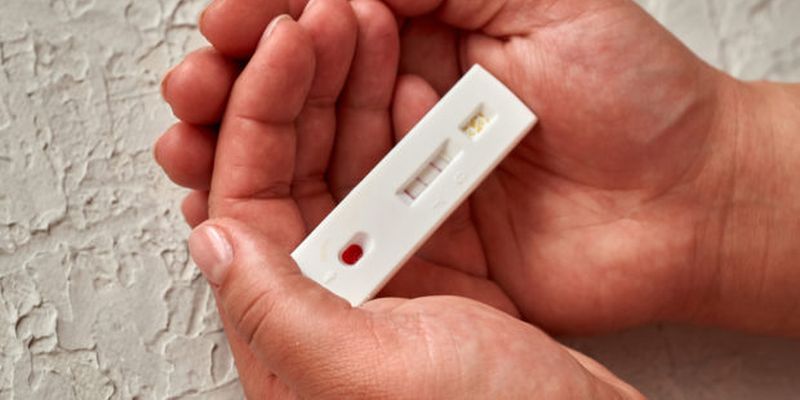 Результат за 15 хвилин, точність 99,8%: Україна закупила 1 млн швидких тестів на вірусні гепатити