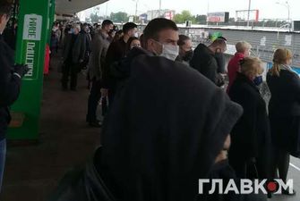 Третій день роботи київського метро: у підземці вже натовп людей