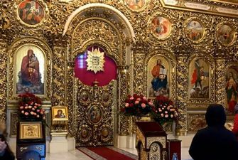 Годовщина ПЦУ: Вандал разбил икону в Михайловском соборе в Киеве
