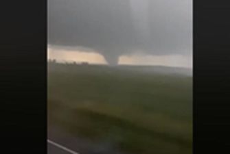 Огромный торнадо на Донбассе попал на видео