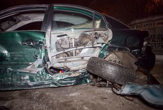 В Днепре столкнулись Mazda и Mercedes: пострадал 3-летний ребенок