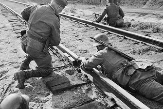 Рельсовая война! Как в Мировых войнах уничтожали железнодорожные пути?