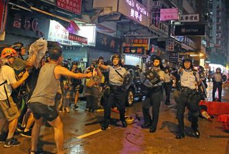 На протестах у Гонконгу затримали десятки людей: серед них – дитина