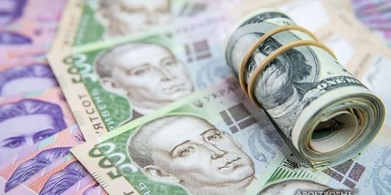 Доллар уходит в отрыв: американская валюта в Киеве поставила новый рекорд