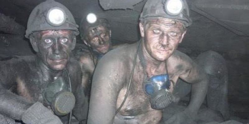 Протест на «Добропольеуголь - добыча»: шахтеры требуют погашения зарплатных долгов