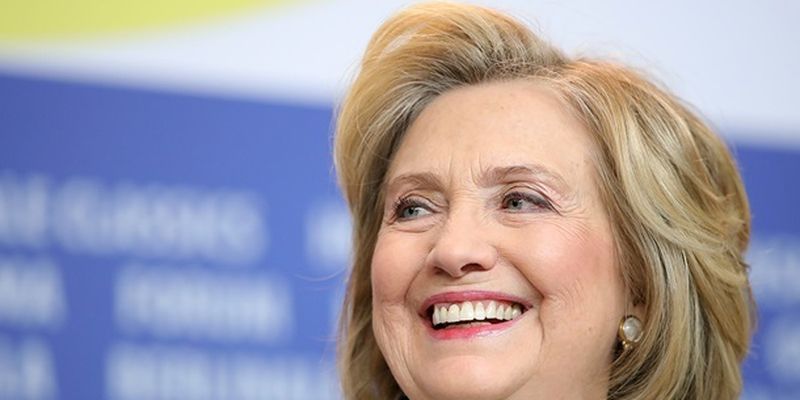 Хиллари Клинтон станет соавтором триллера