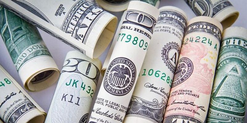 Курс долара досяг рекорду "за НБУ": як переписали ціни на валюту банки та обмінники