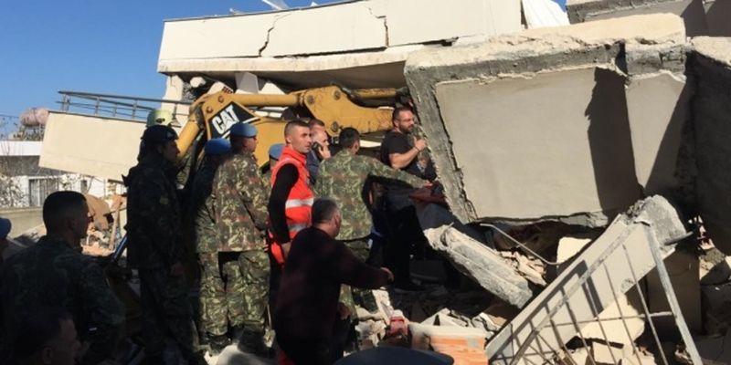 В Албании арестовали девятерых после смертельного землетрясения