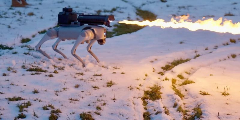 Американская компания выпустила робота-собаку с огнеметом: сколько стоит