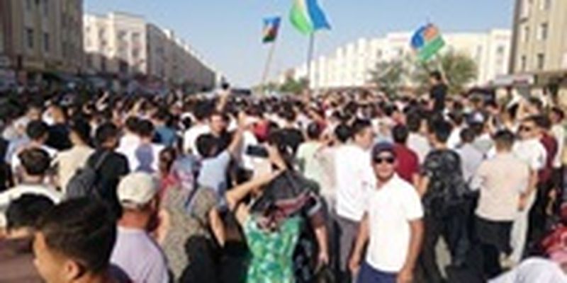 В Узбекистане проходят массовые протесты против изменений в Конституции