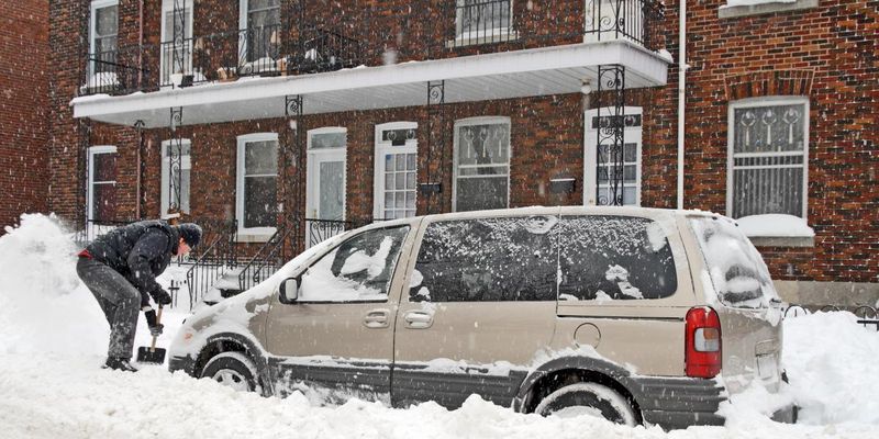 Как открыть машину в мороз: 4 способа и 7 вещей, которые нельзя оставлять в холодном авто