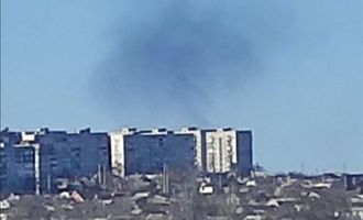 В Мариуполе прогремели новые взрывы: россияне подняли в небо авиацию