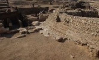 Сотні мумій та піраміду невідомої цариці розкопали біля гробниці Тутанхала