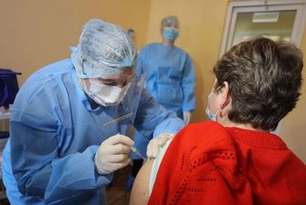 Вчені б'ють на сполох через вкрай низькі темпи вакцинації в Україні