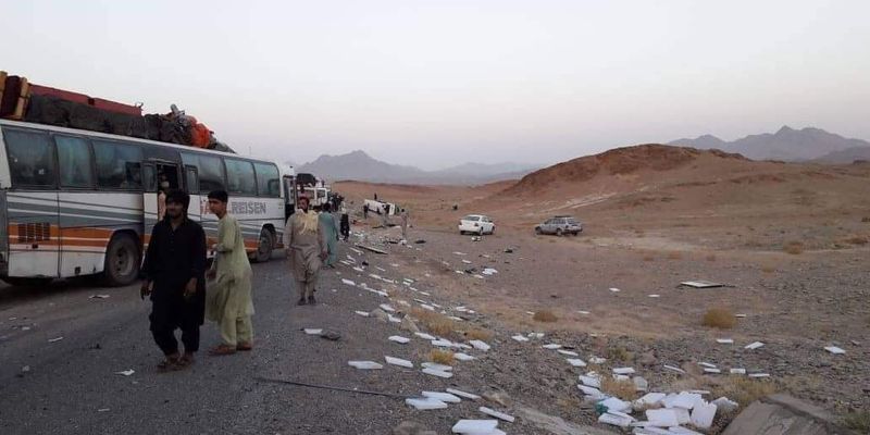 В Афганистане подорвался микроавтобус с гражданскими, есть жертвы