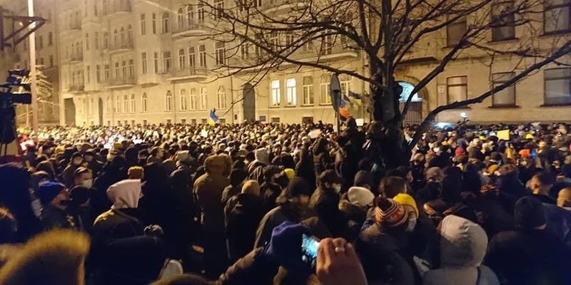 Полиция отпустила всех задержанных во время митинга в поддержку Стерненко