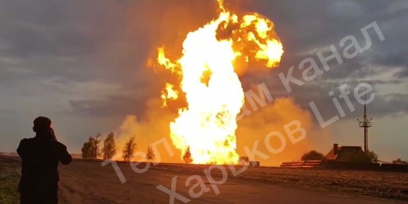 Столб огня десятки метров: в Харьковской области взорвался трубопровод