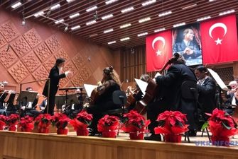 Украинка дирижировала президентским симфоническим оркестром Турции