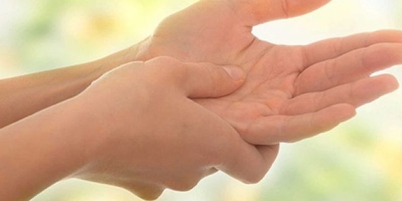 Онемение рук: 7 основных причин