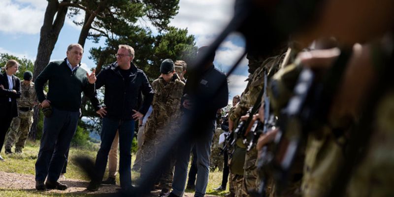 Дания присоединится к обучению украинских военных в Британии