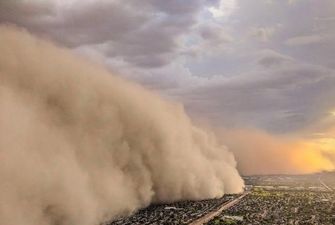 Европу накрыло гигантское пылевое облако из Сахары